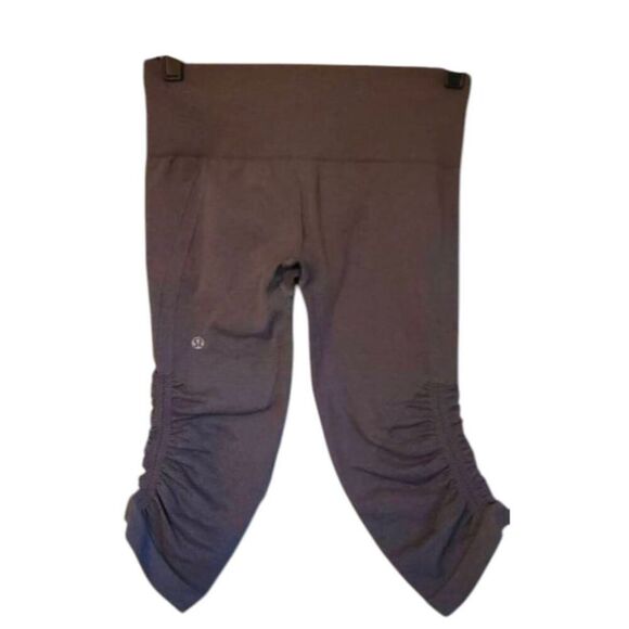 LULULEMON ATHLETICA In The Flow Crop in Heathered Soot Light Size 6 - Picture 7 of 7